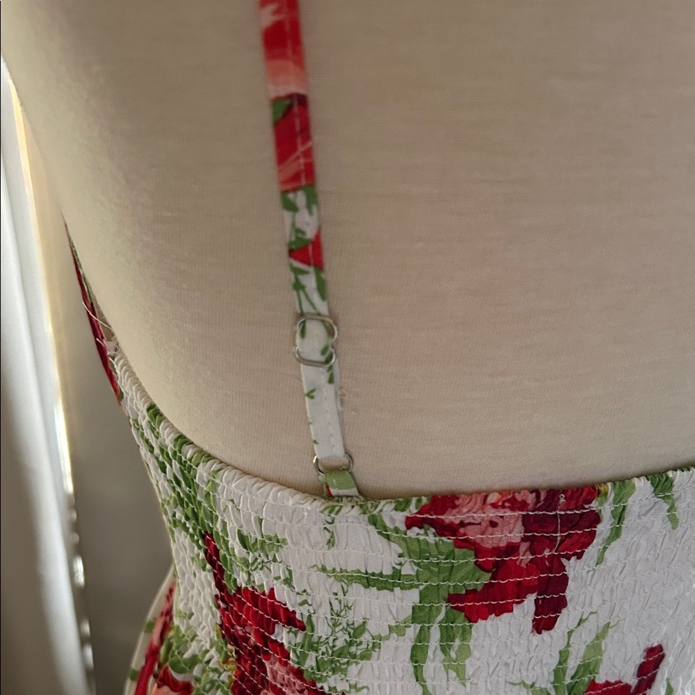 Floral Mini Dress - White and Red - Picture 5 of 8